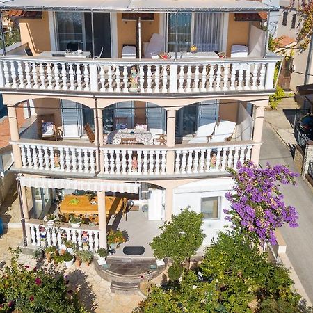 Apartments Ivanka On The Beach Vodice Exterior photo