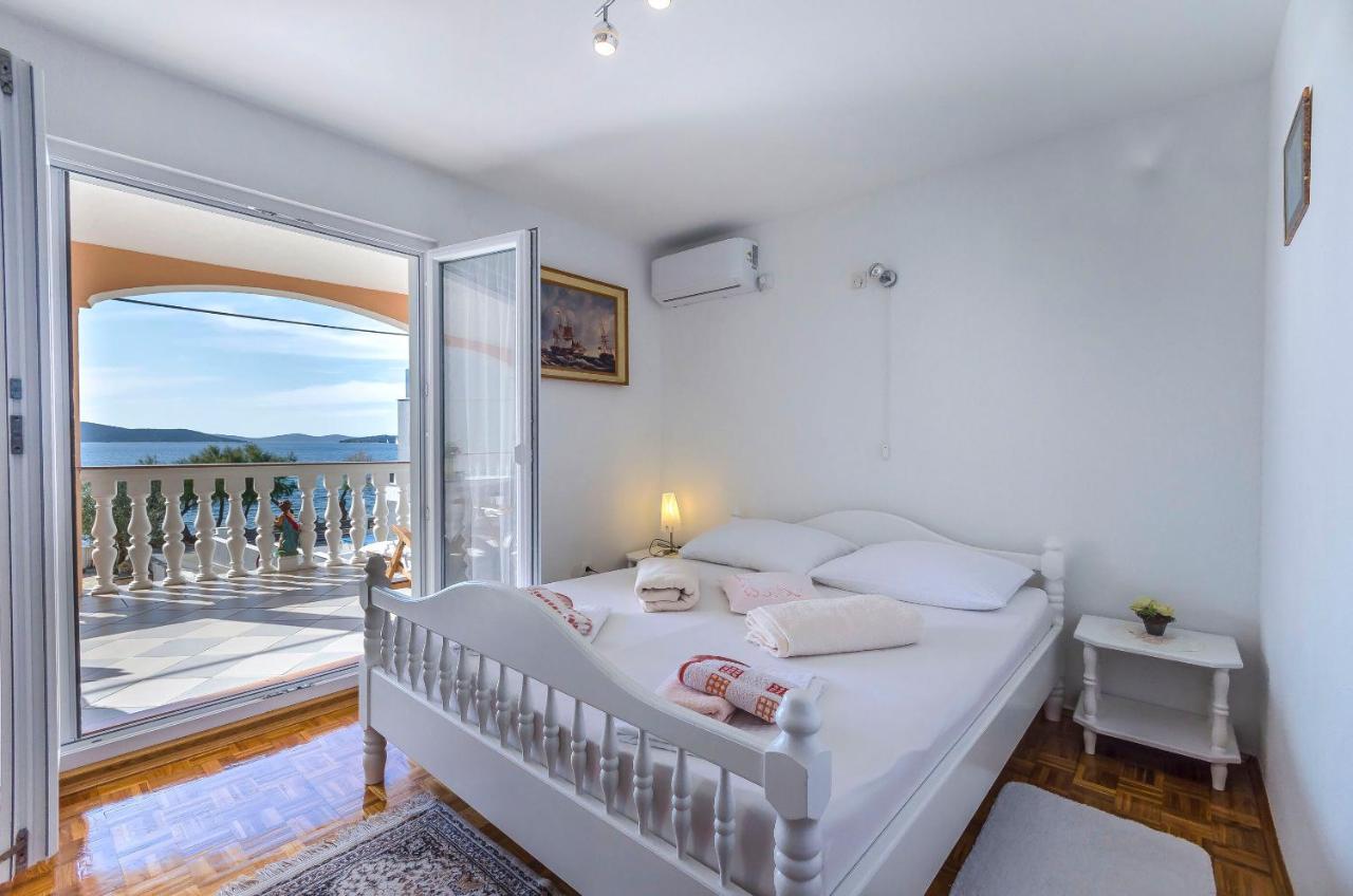 Apartments Ivanka On The Beach Vodice Exterior photo