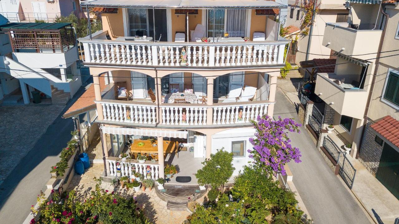 Apartments Ivanka On The Beach Vodice Exterior photo